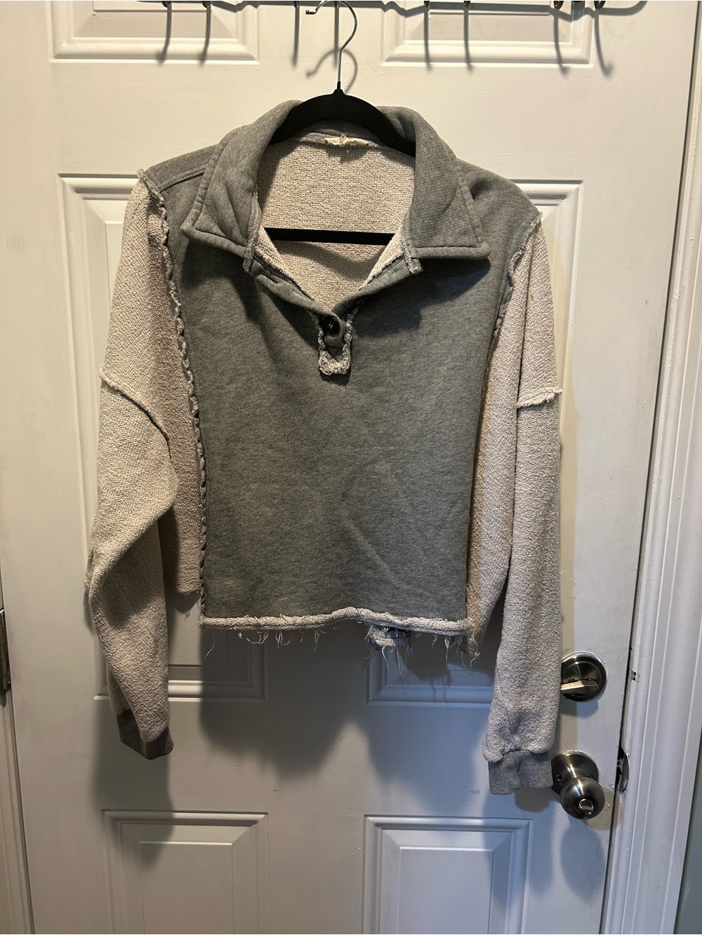 Easel Two-Tone Gray and Cream Pullover with Open Collar